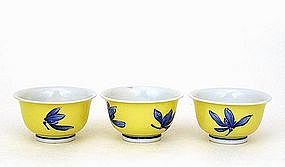 3 Old Japanese Makuzu Kozan Kangxi Yellow Glaze Cup