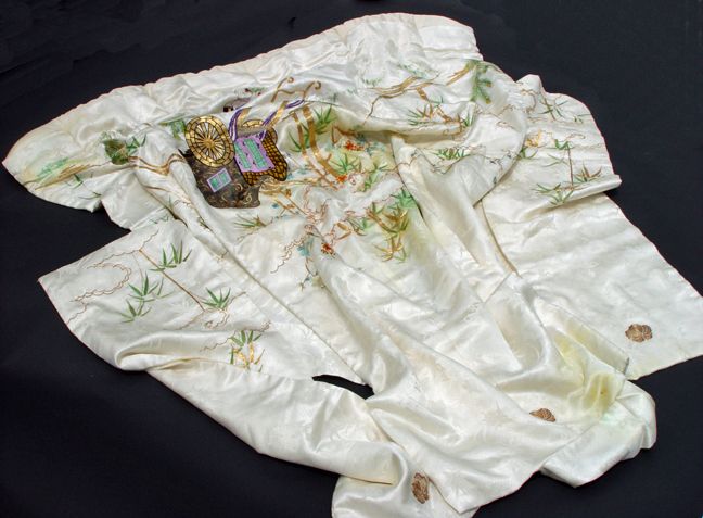 White Silk Japanese Uchikake Wedding Gown, Embroidery