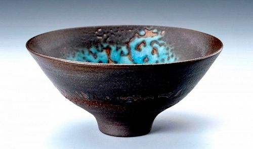 An Elegant Tenmoku-gata Tea Bowl by Hideo Torazawa