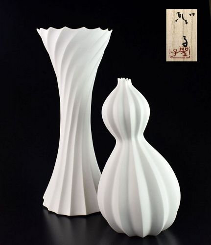 Tow Beautiful Hakuji White Porcelain Vases by Wakasugi Seiko
