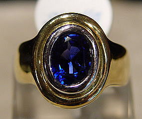 Large and Fine Oval Blue Ceylon Sapphire Ring, 18K.