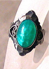 Vintage Unsg'd Sterling Green Jade Peking Art Glass Ring