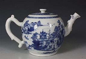 CHINESE BLUE AND WHITE TEAPOT QIANLONG C1770