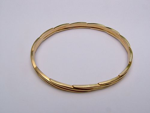 18K yellow gold bangle bracelet,