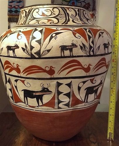 Native American large Zuni pottery olla with deer and roadrunner