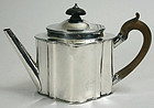 Georgian Robert Hennell sterling silver teapot, 1784