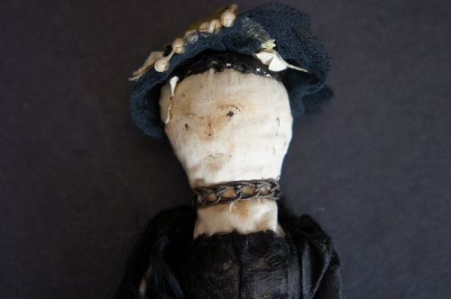 Rare 1830 corn cob stump doll with sepia ink face 5"