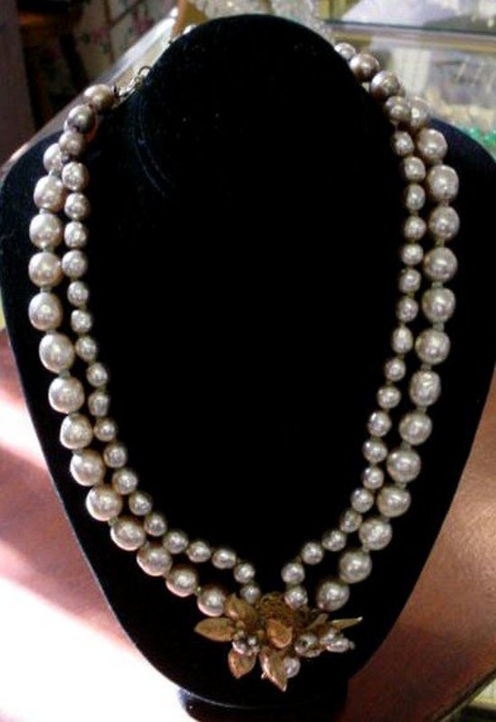 BEAUTIFUL MIRIAM HASKELL PEARLS NECKLACE