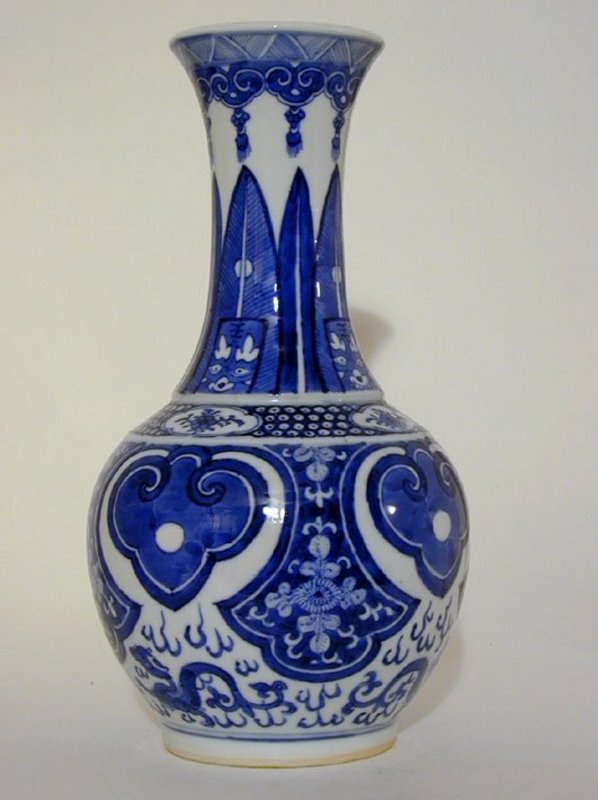 A Chinese Export Ming-Style Vase