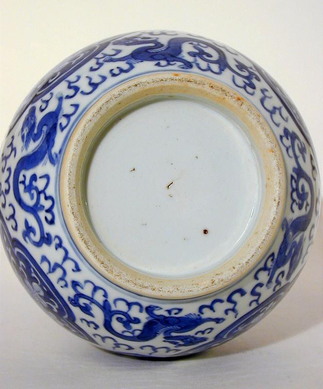 A Chinese Export Ming-Style Vase