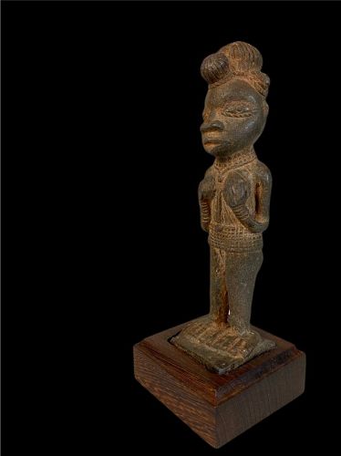 Bronze Maternity - Kingdom of Benin - 19th Century