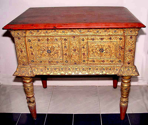 Rare Burmese Glass Inlaid Gilded Table