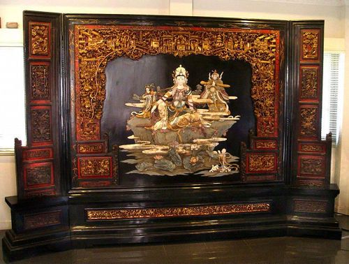 Large Chinese Quanyin Lacquer Panel Screen  - 19th Century