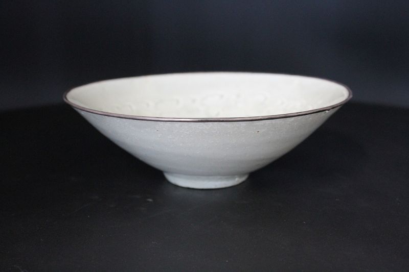 12th century Song dynasty "景徳鎮”Jingdezhen Blueish white porcelain bowl