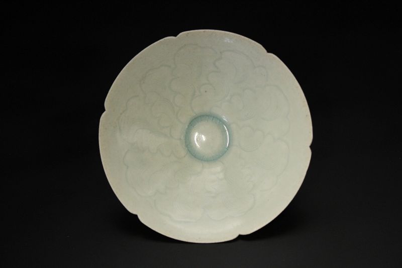 12th century Jingdezhen yao blue porcelain flower shaped small bowl