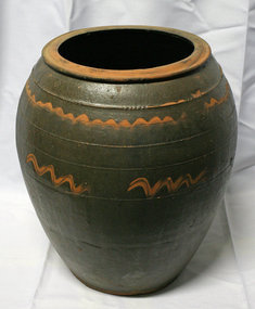 Antique Onggi Grain Jar from Chuncheong Province