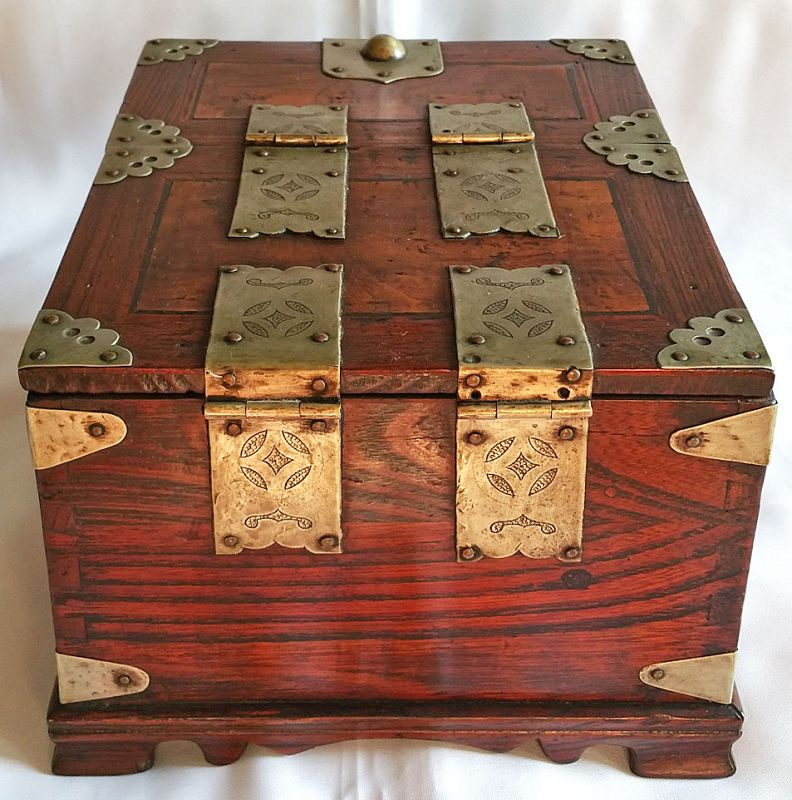 19th Century Men's Mirror Box of Quality Persimmon and Zelkova Wood