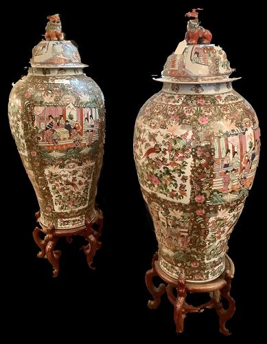 Qing Dynasty Pair Of Massive Canton Chinese Urns With Fou Dog Lids