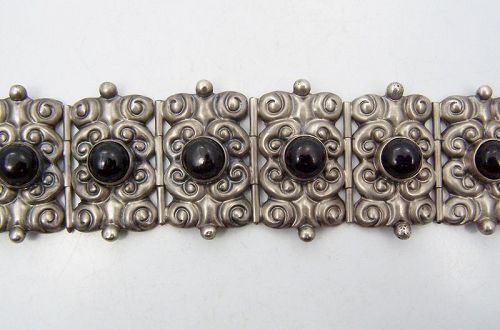 Parra Vintage Mexican Silver Onyx Repousse Bracelet