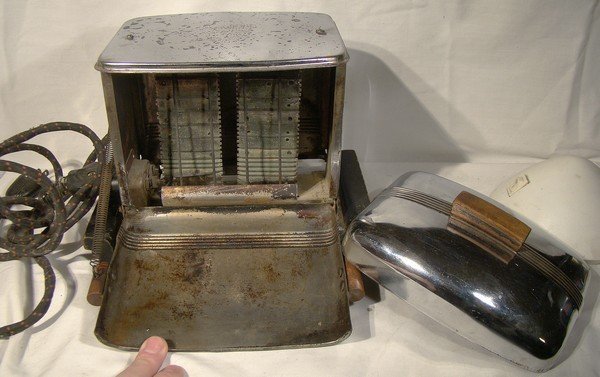 CHISOLM MODEL C1 FLIP DOWN TOASTER c1930