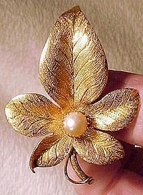 19thC HAND MADE 14K LEAF & LARGE PEARL BROOCH