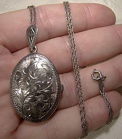 Sterling Engraved Sterling Silver Photo Locket & Chain Necklace 1960s