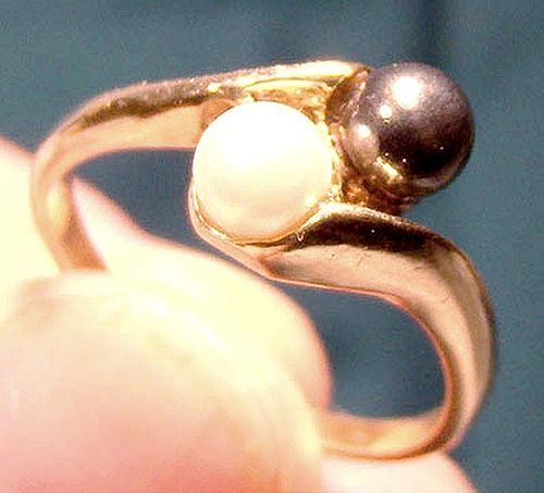 10K Cultured and Black Alaskan Diamond Hematite Black Pearls Ring 1960