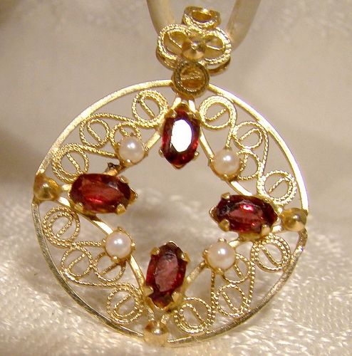 14K Yellow Gold Garnets and Pearls Round Pendant or Charm 1970s