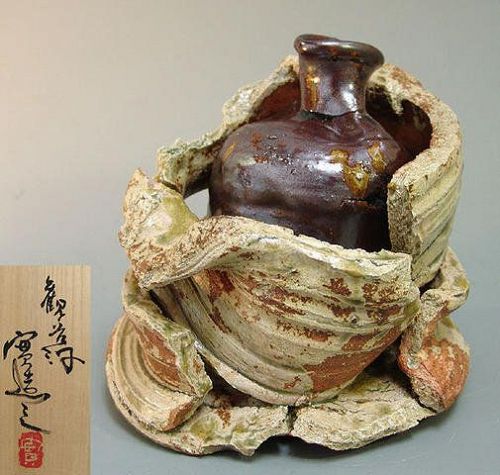 Spectacular wabi-sabi vase by greatest artist Ando Minoru