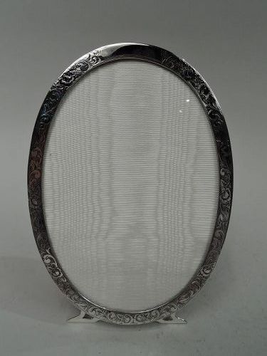 Lovely Antique American Edwardian Art Nouveau Oval Picture Frame