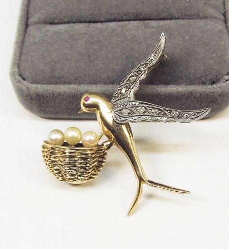 Swallow Broach with Pearls and Rose Diamonds