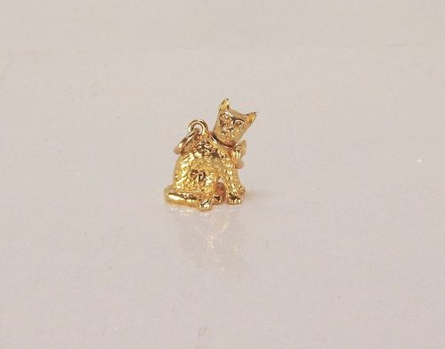 Cat Charm/Pendant with Movable Head 14Kt Yellow Gold