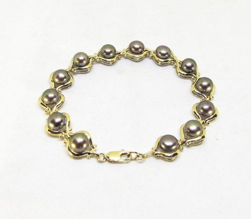 Lovely 14Kt Yellow Gold and Black Button Pearl Bracelet