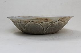 Five Dynasties Yue Mise Bowl With Lotus Pattern, 21,5cm