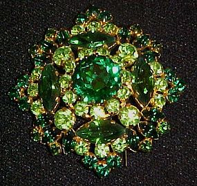 Vintage emerald and peridot green rhinestone pin WOW!