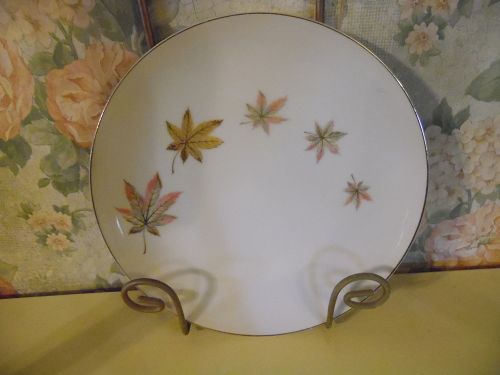 Royal Ming China salad plate leaves pattern