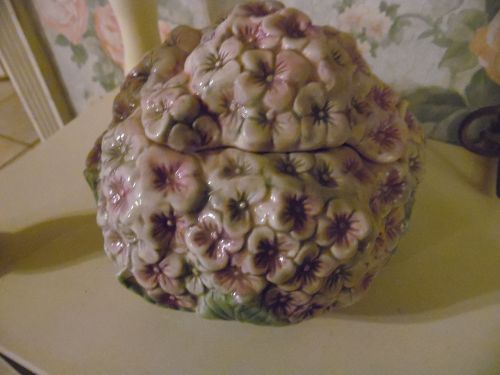 Vintage Hydraenga ceramic covered dish
