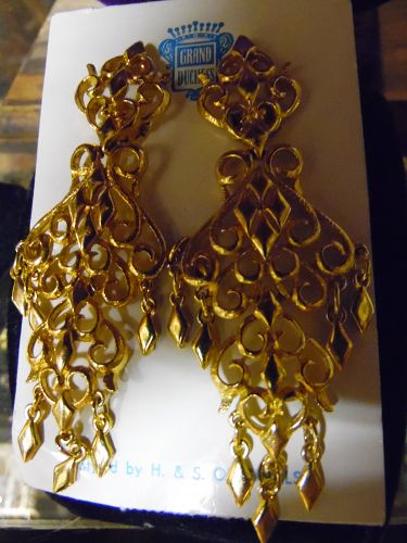 H&S Originals vintage gold tone dangle clip earrings Grand Duchess