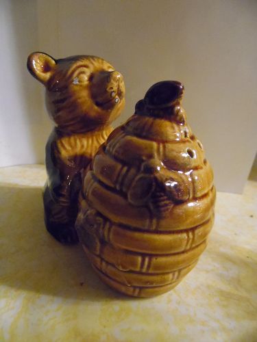 Adorable ceramic bear with beehive salt and pepper shakers