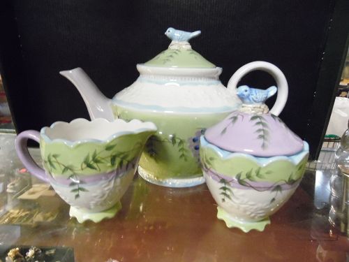 Home Interiors Wiasteria Collection Teapot cream and sugar set