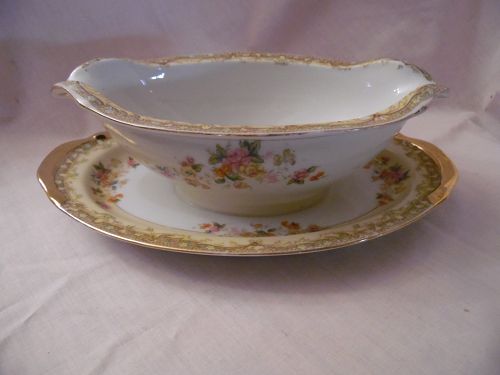 Esco Japan china gravy boat with attached liner