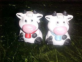 Cow, black & white salt and pepper shakers