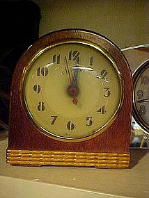 Old Sessions electric shelf clock