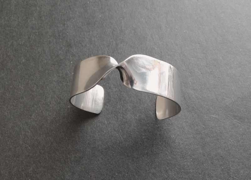 Pekka Piekainen Finland Twist Modernist Sterling Bracelet Cuff