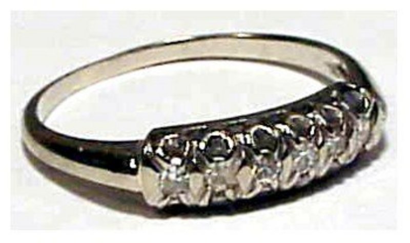 14K white gold diamond ring (size 8)
