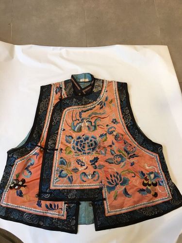 Antique Chinese embroidered vast