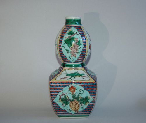 Double gourd shaped porcelain vase by Miyamoto Masao, Kutani, Japan