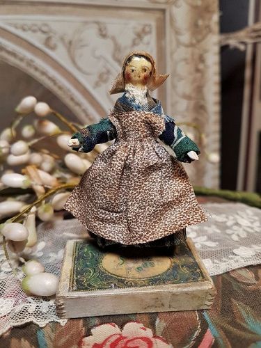 ~~~ Lovely Small Grodnertal Wooden Doll in Original Costume ~~~
