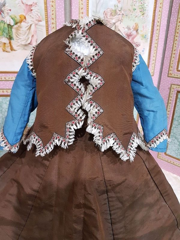 Superb Fashionable Antique Silk Poupee Gown / 1870th.